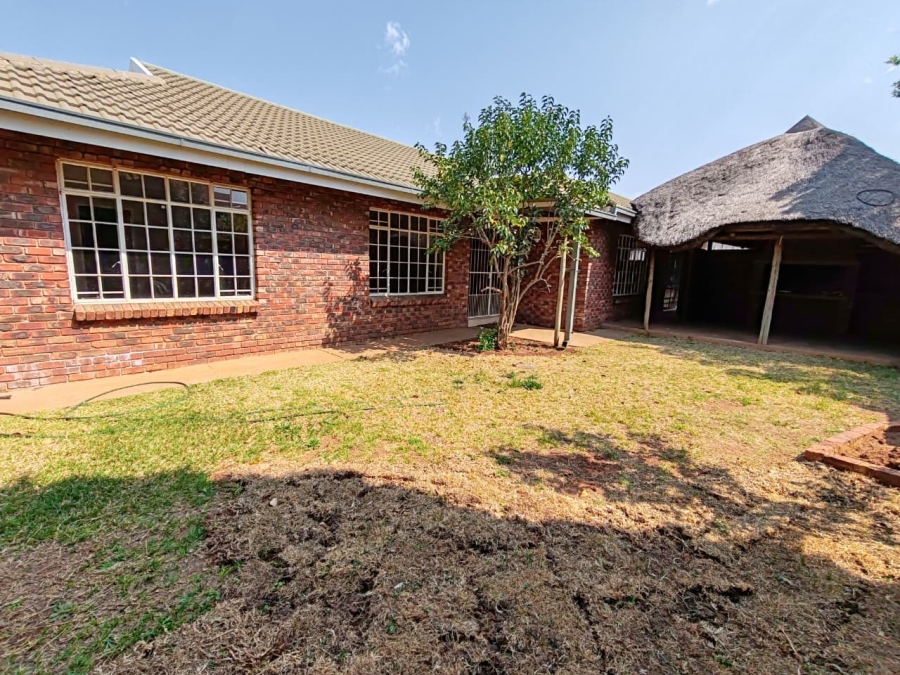 3 Bedroom Property for Sale in Kannoniers Park North West